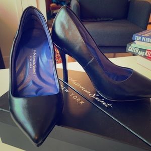 Beautiful Antonia Saint Victoria 2.0